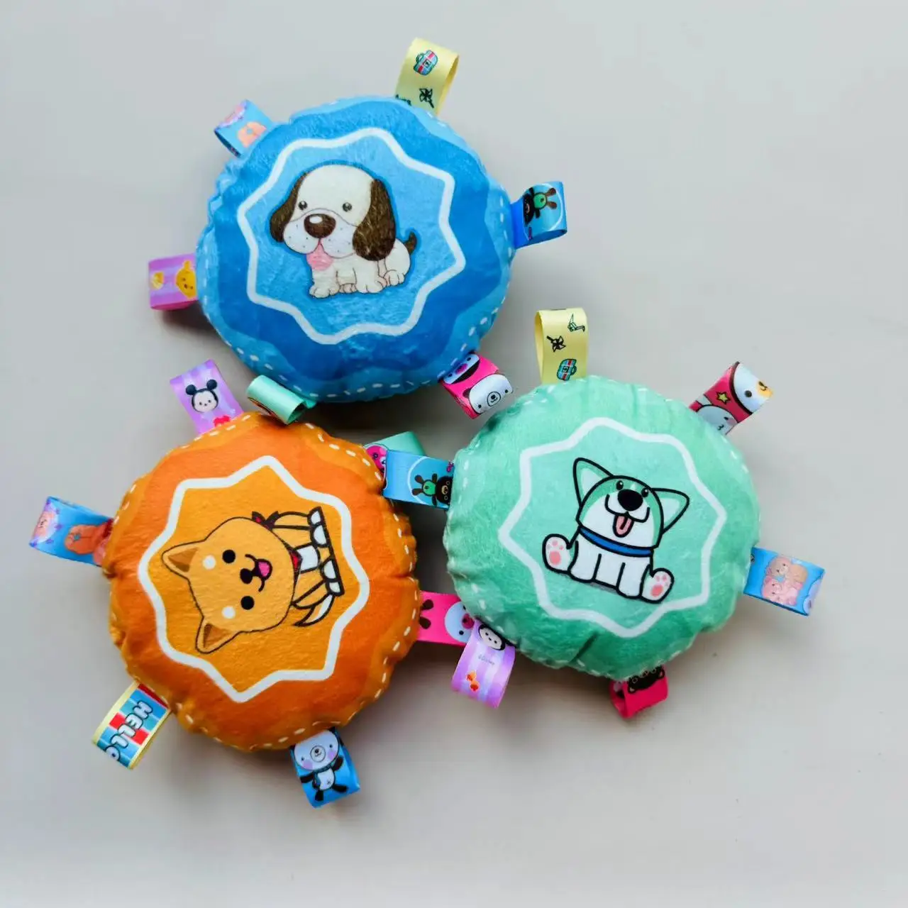 Neues Hundespielzeug, Gesang, Kawaii-Hundespielzeug mit langlebigen Zähnen, kleiner Hund, Plüsch, klingelnde Glocke, Cartoon-Frisbee-Haustierspielzeug, Hundebälle, Jouets Chien