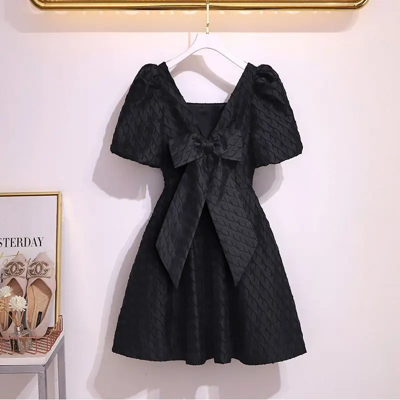 Dressed Women\'s 2024 Summer New French Style Waist Up and Belly Covering for Slimming Effect Hepburn Style Small Black Skirt