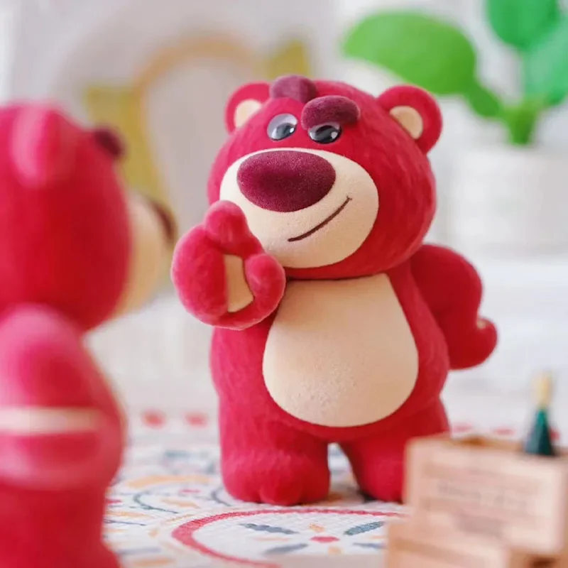 Disney morango urso me está 2a geração figura caixa cega boneca ornamentos de presente de alto valor periférico bonito