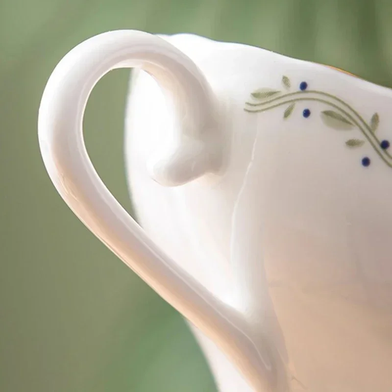 Ceramic Tea cup and Saucer Set pastoral style Bone China Coffee Small Cups Luxury Household Madam Ladies Afternoon Tea Time