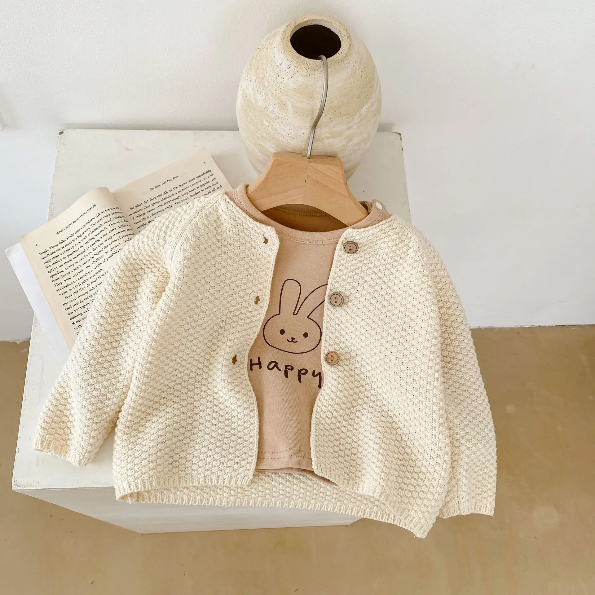 

Spring and Autumn 2025 Versatile Boys and Girls Children's Corn Kernel Round Neck Knitted Pure Cotton Long sleeved Newborn Ca