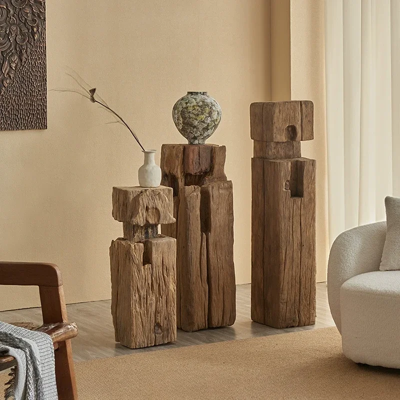 wind old house, log wooden pier, Japanese-style bed and breakfast living room, floor ornaments, weathered solid wood head