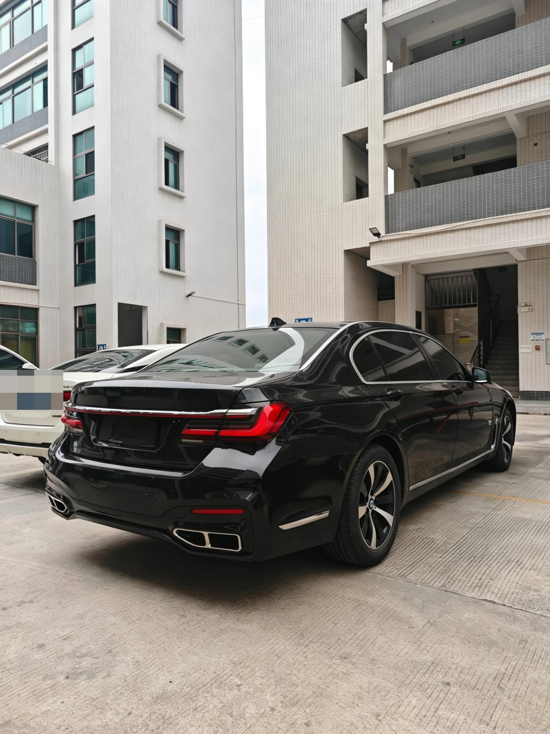 Car Body Kit for  7 Series F01/F02 Upgrade to 2021-2022 Year G11/G12 MT Bumpers Grille Headlights, Tail Lights, Plug and Play