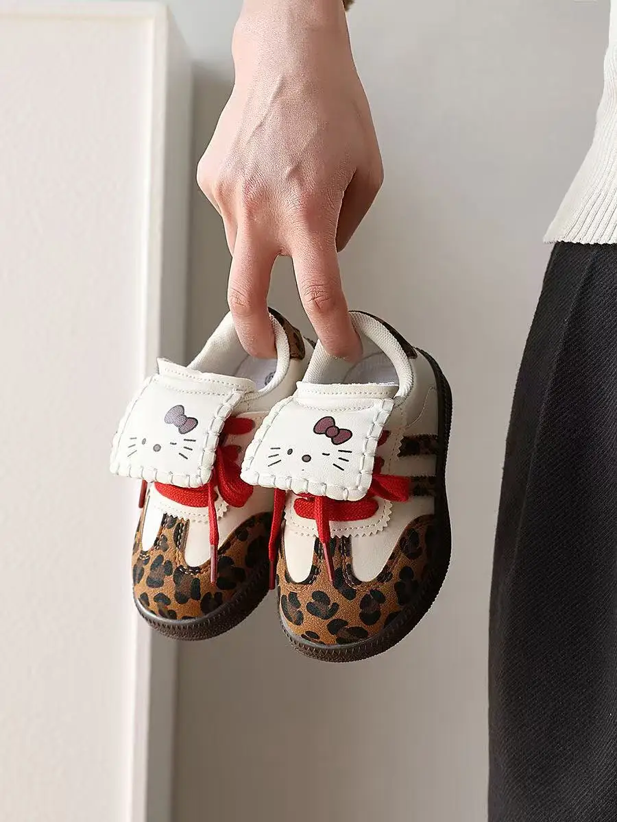 

р ‌ Eal pictures, новинка 2026, весенне-осенняя обувь hello kitty с героями мультфильмов для девочек, детская спортивная повседневная обувь для девочек на плоской подошве