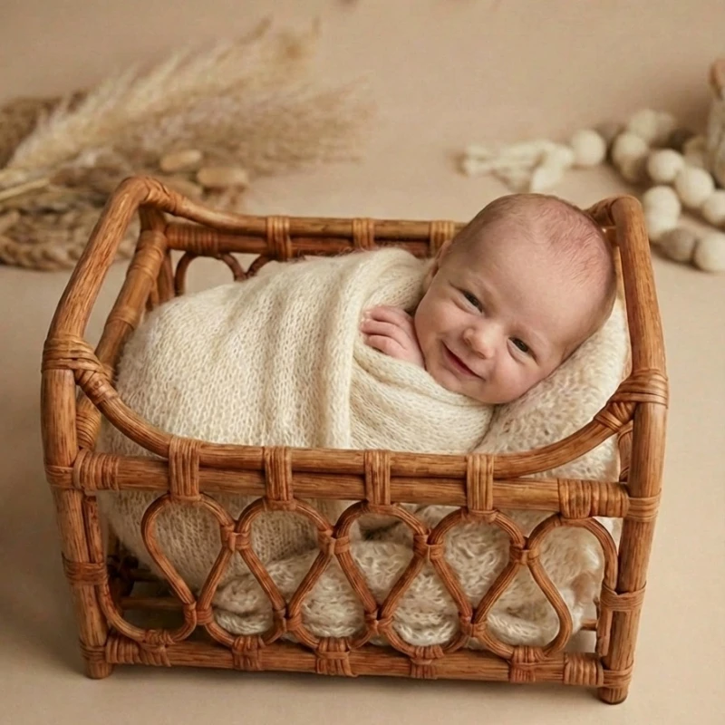 culla-vintage-in-rattan-fatta-a-mano-per-fotografia-neonatale-cesto-professionale-per-posare-il-bambino-arredo-per-servizi-fotografici-in-studio