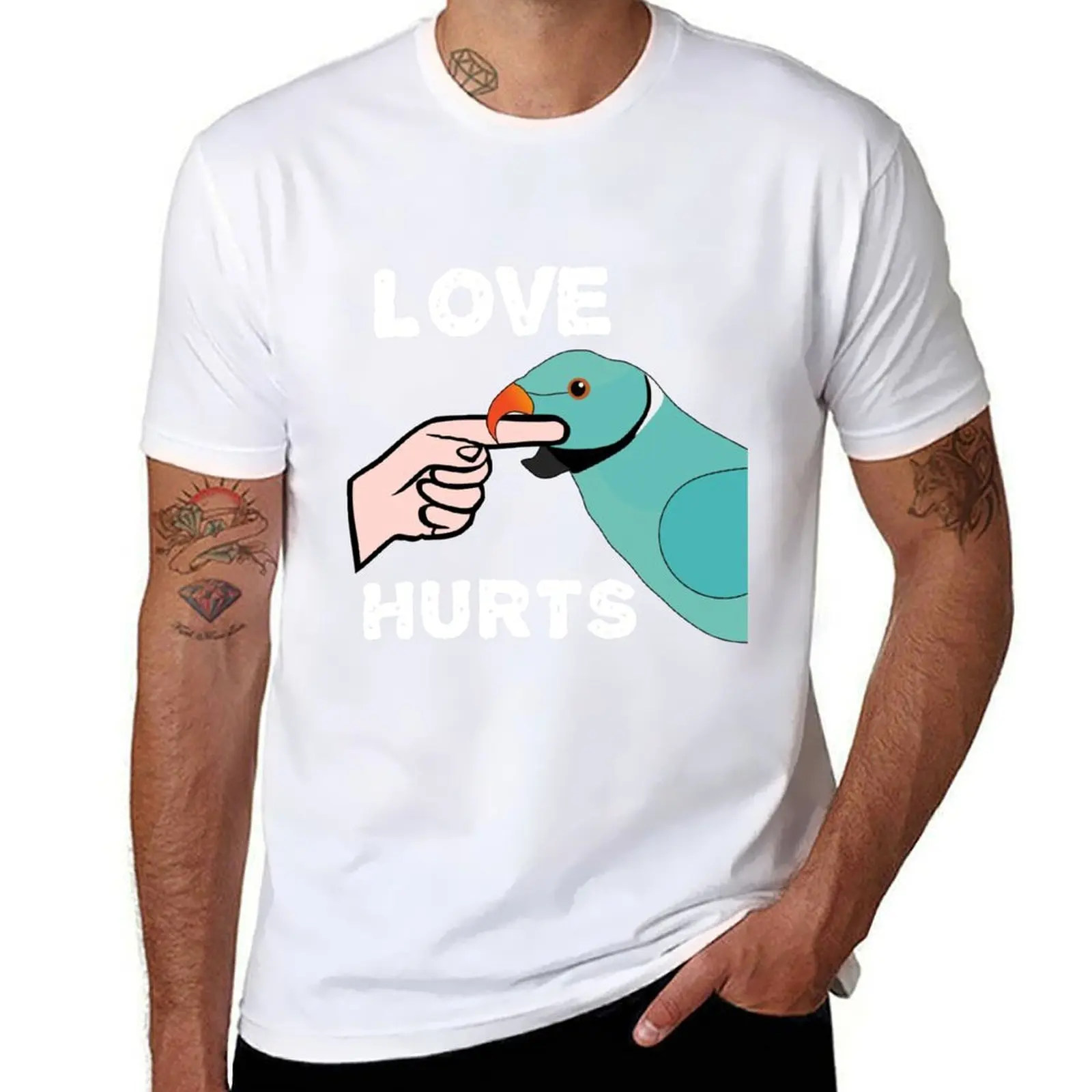 

Love Hurts Indian Ringneck Parrot biting T-Shirt cotton t shirt man man t shirt summer T-Shirt
