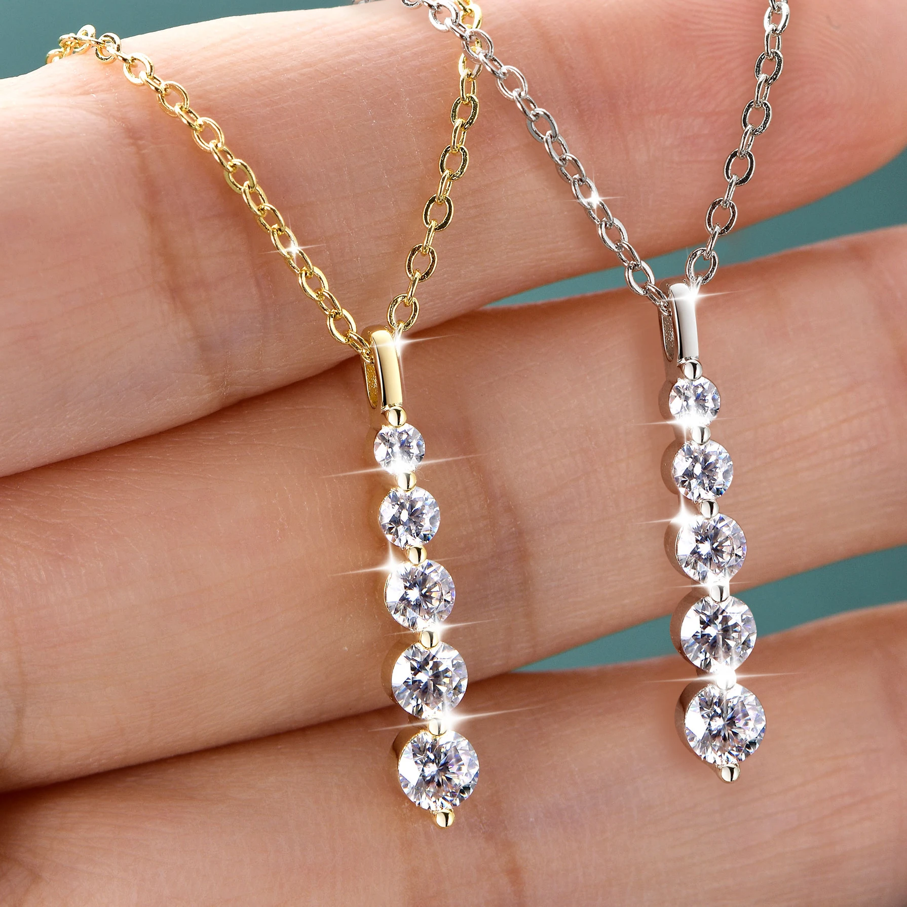 Rrjzz D-Farbiger Runder Moissanit-Anhänger Halskette für Damen 14K Vergoldet 5-Stein Labor-Imitationsdiamant-Halskette GRA-Zertifiziert – Detail 4