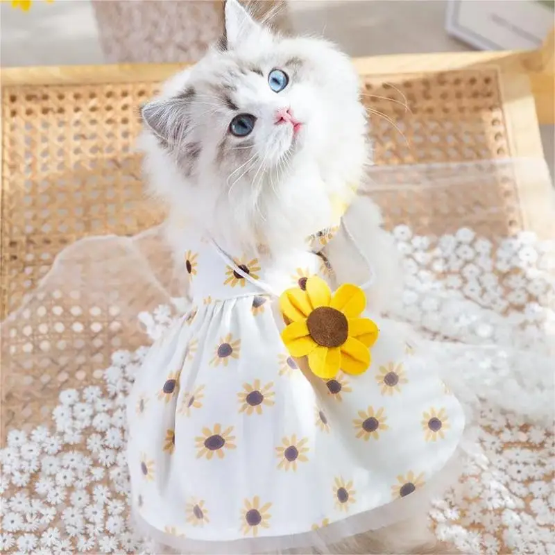 Vestiti per animali domestici Cat Puppy Princess Dress abiti scozzesi a righe con fiocco per gatti Summer Kitten Dog Sphynx abbigliamento