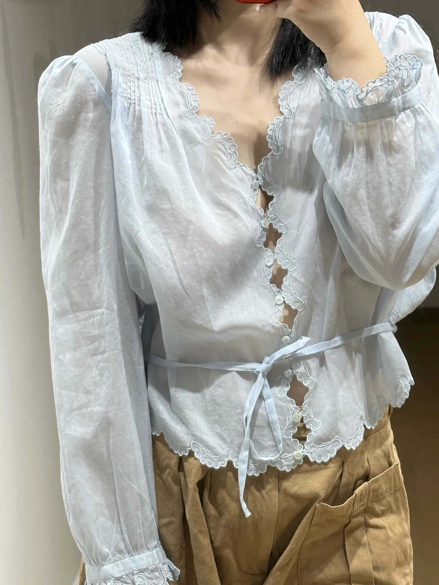 

French embroidery wave lace tied long sleeved thin cotton top