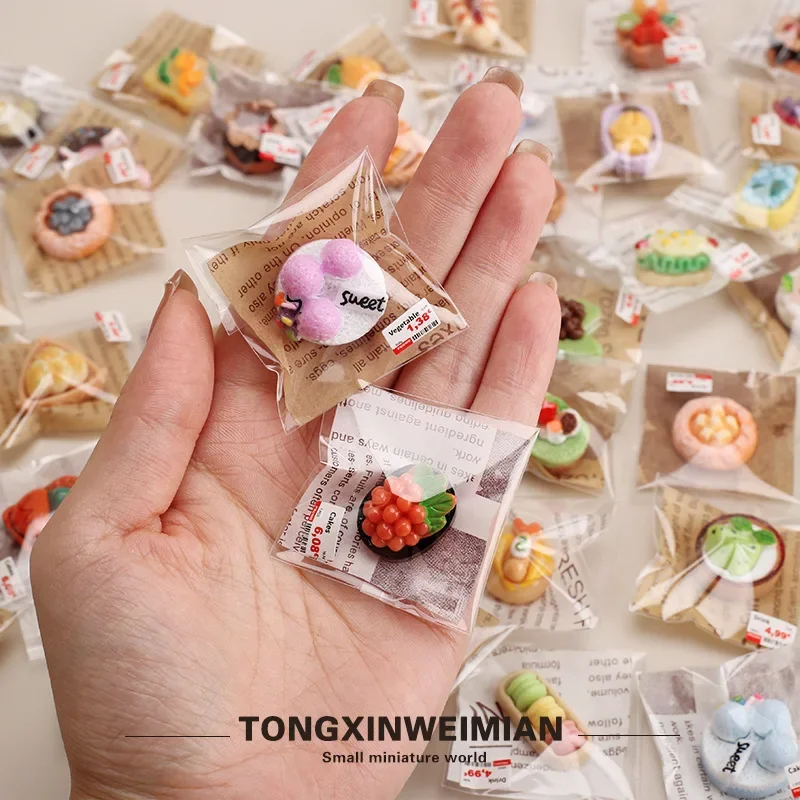 5pcs Dollhouse Cake Pastry Bread Mini Dessert Food Miniature Simulation Kids Play House Toy Food Home Decor Gifts Decorations