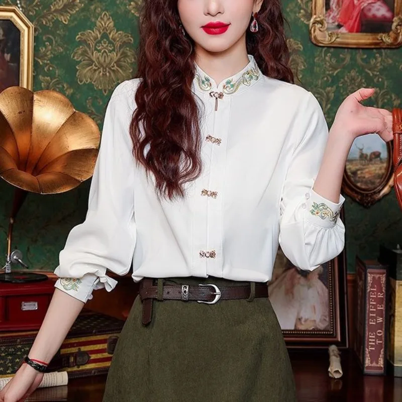 Round Neck Geometric Embroidery Solid Color Rivet Pullover Button Lantern Long Sleeve Pullover T-shirt Spring Autumn Tops