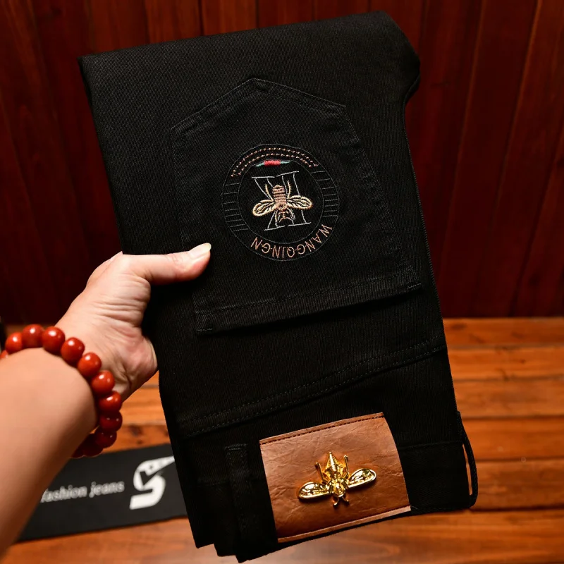 高級黒ジーンズ メンズ 秋 ライトラグジュアリー トレンド メンズ服 細身 刺繍プリント カジュアルパンツ