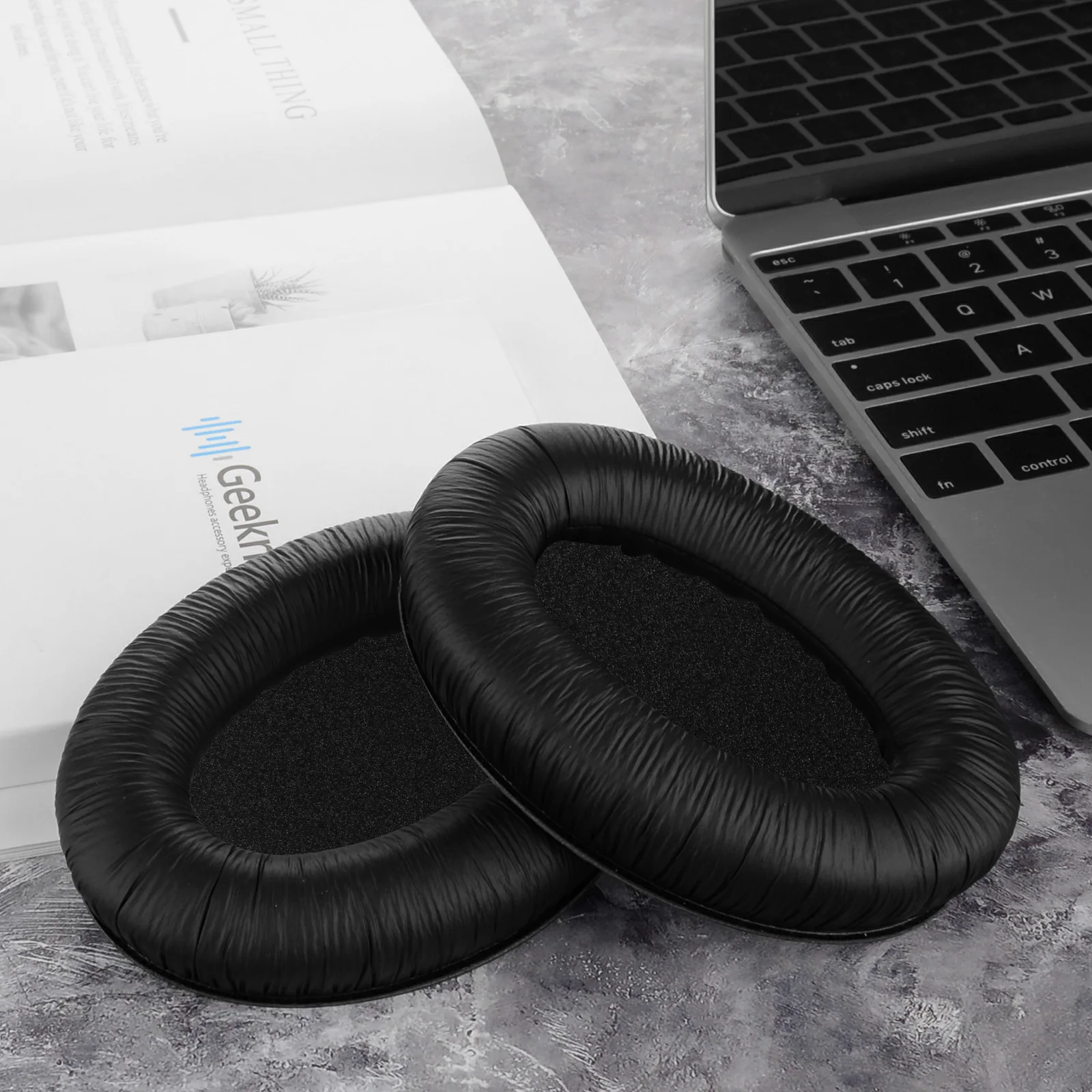 وسادات أذن بديلة من الجلد من Geekria QuickFit لـ Sennheiser PXC350، HD380، PC350، PC350 SE، PXE350، HME95، HMEC250