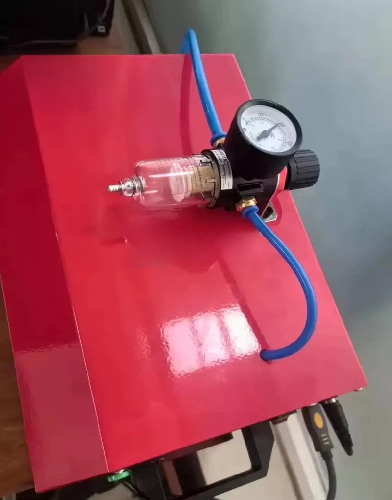 200*130 مللي متر فعالة المحمولة آلة وسم الألياف آلة وسم الطريق الليزر الجدول نوع الهوائية لشاحنة تركيب المعادن