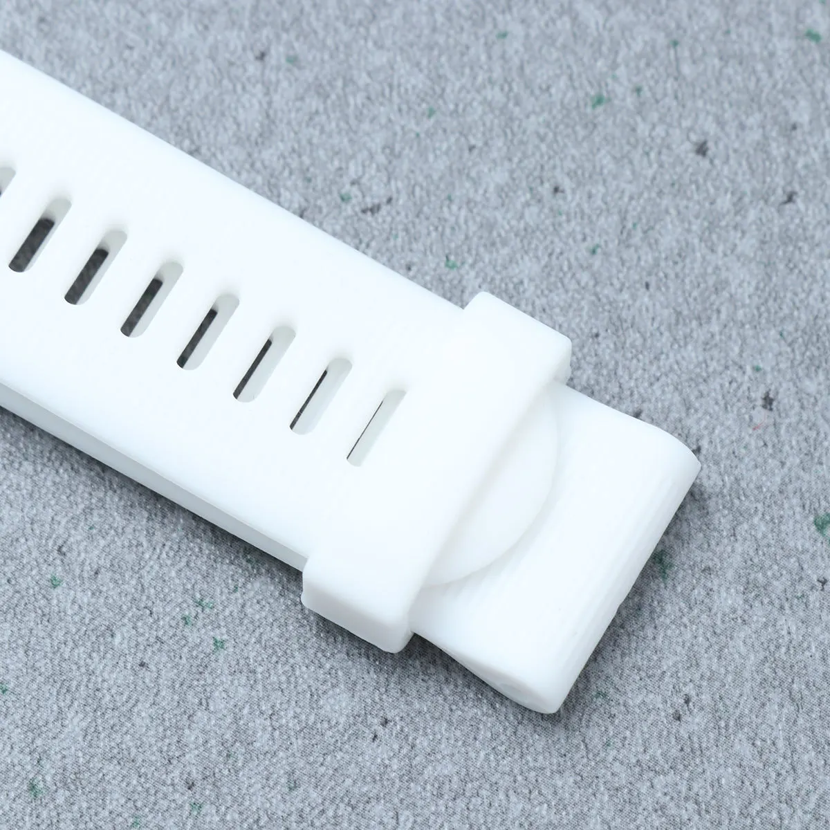 

Silicone White Pc Watch Bands Lightweight Breathable Waterproof Protective Compatible for Garmin Forerunner 945 935