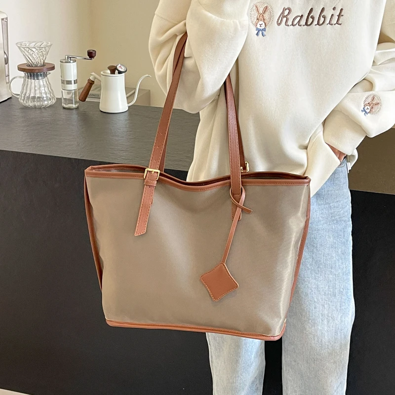 

High Quality One Shoulder Women's Bag 2024 New Fashion Versatile Women's Bag Large Capacity Commuting Tote Bag for Women