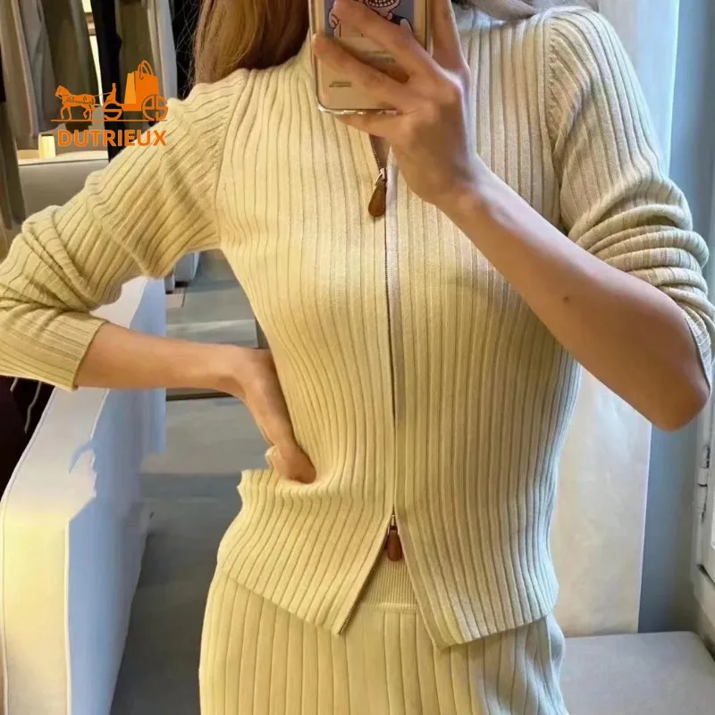 

Winter Round Neck Long Sleeve Cardigan Double Zipper Head Delicate Stitching, 100% Genuine Wool Breathable and Light Sweater