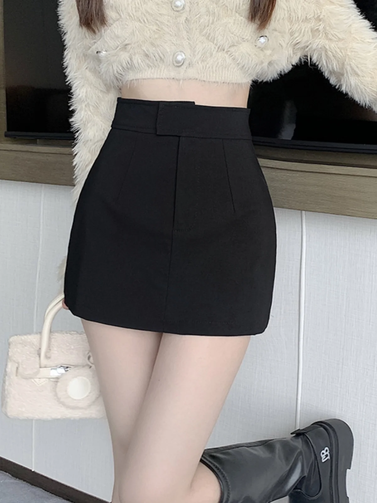 Black Thickened Autumn Winter Short Skirt Pants Women's Slim Fit High Waist A-Line Mini Skirt Fashionable Anti-Light Walking