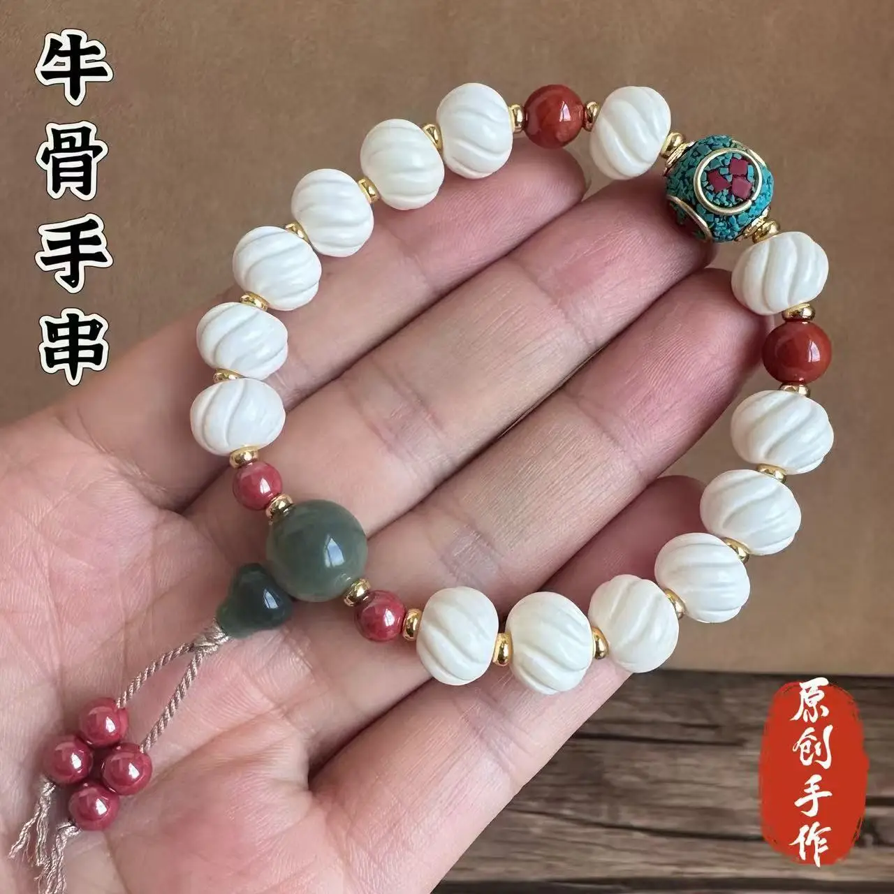 

Beef bone carving strings fashion exquisite temperament versatile Bodhi Nepal beads play light luxury hand jewellery