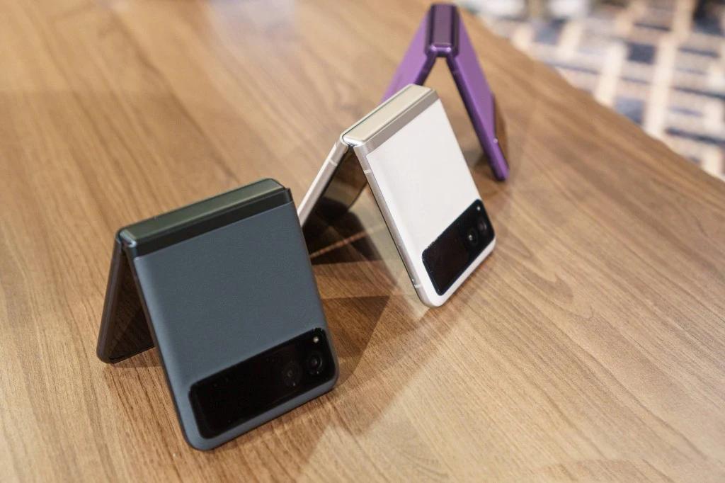 هاتف محمول مستعمل بنسبة 96% جديد Motorola Moto Razr 40 Razr40 5G XT2323 6.9 ببصمة الإصبع قابل للطي LTPO AMOLE 8GB + 128GB #5