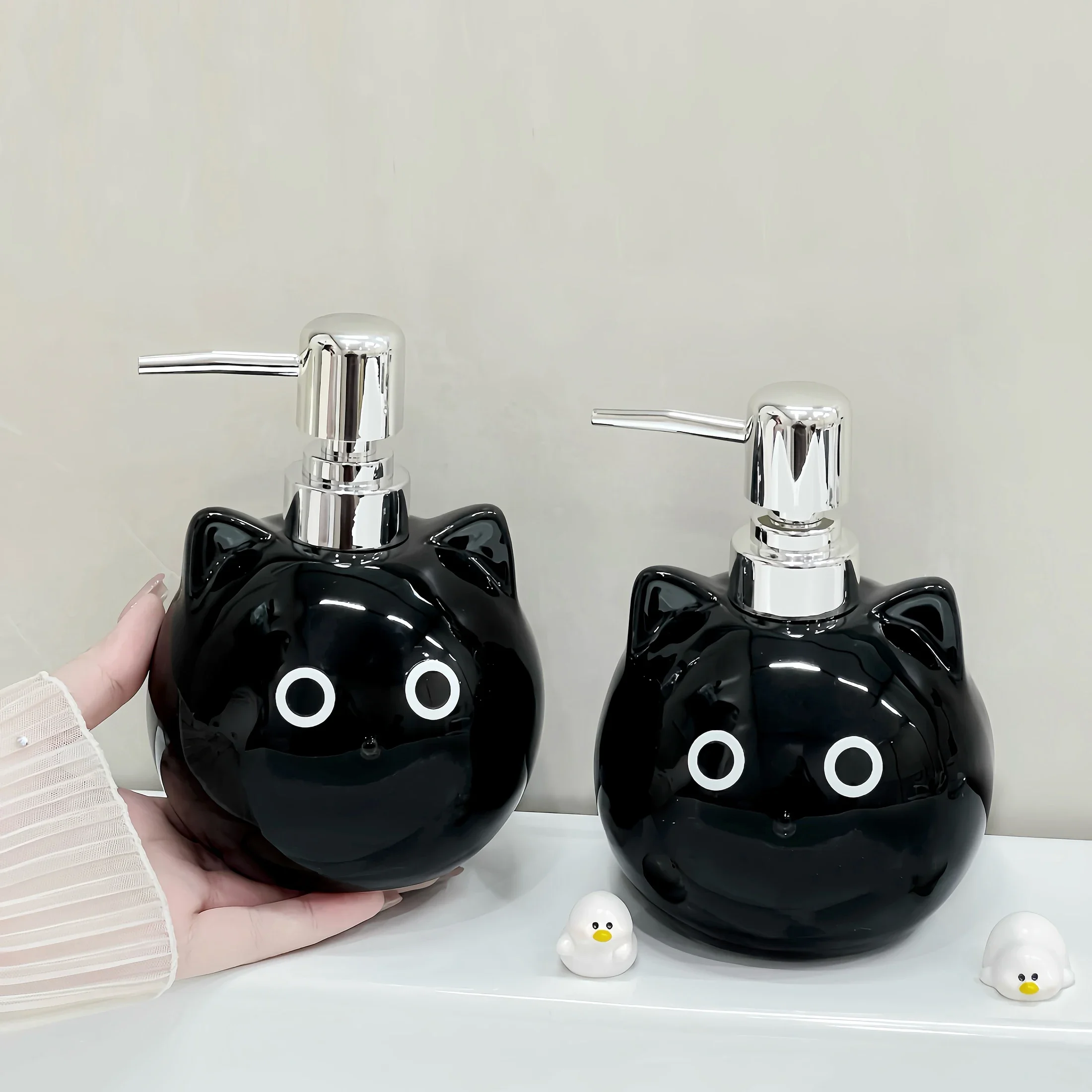 Black Cat Creative Press Type Lotion Bottle Ceramic Hand Sanitizer Bottle Shower Gel Shampoo Bottle Bathroom Accessories