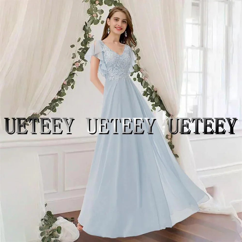 カスタマイズされた A ラインのブライドメイドドレス スクープネック ノースリーブ エレガント フロアレングス シフォン プリーツ アップリケ付き 女性用