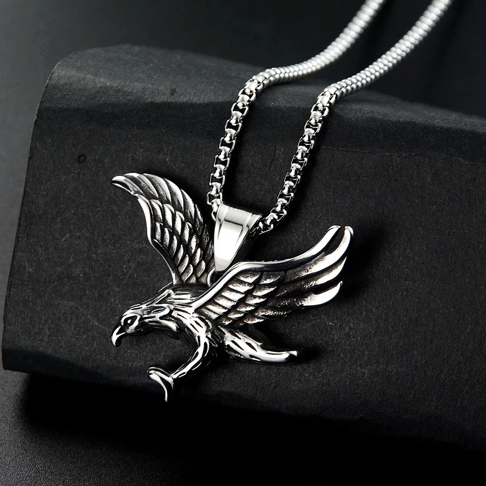 

Stainless steel retro eagle hunting necklace titanium steel eagle men's pendant pendant pendant