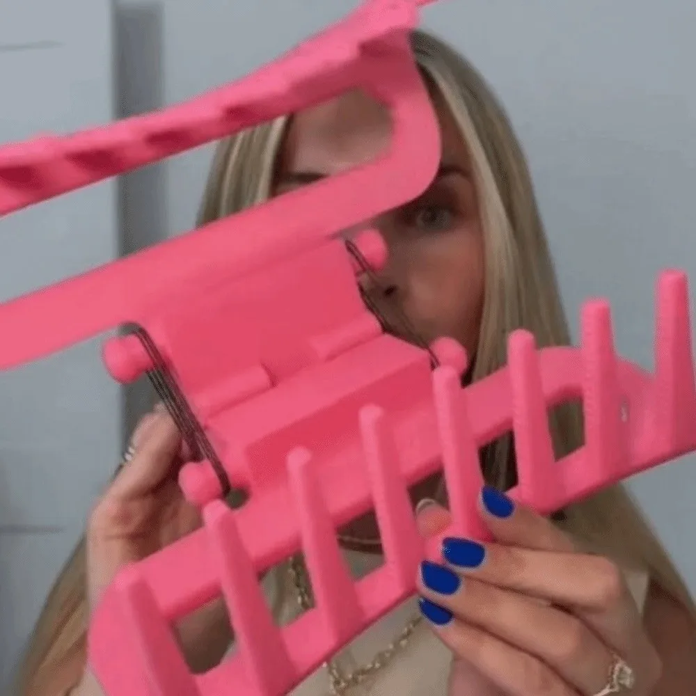 

Interesting Pink Color Extra Large Claw Clip Unique Fashion Shark Clip Eye-catching Plastic Anti Drop Hairpin For Women