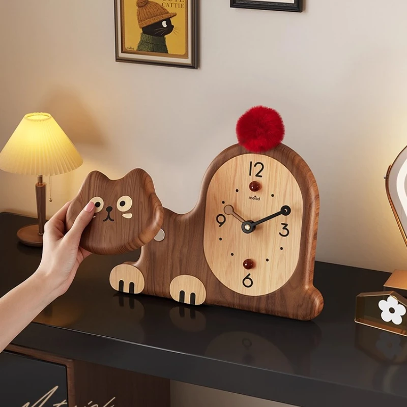 

Creative Cat Desk Clocks Solid Wood Tabletop Timepiece for Entryway Vintage Decorative Mantel Clock Artistic Display Ornament