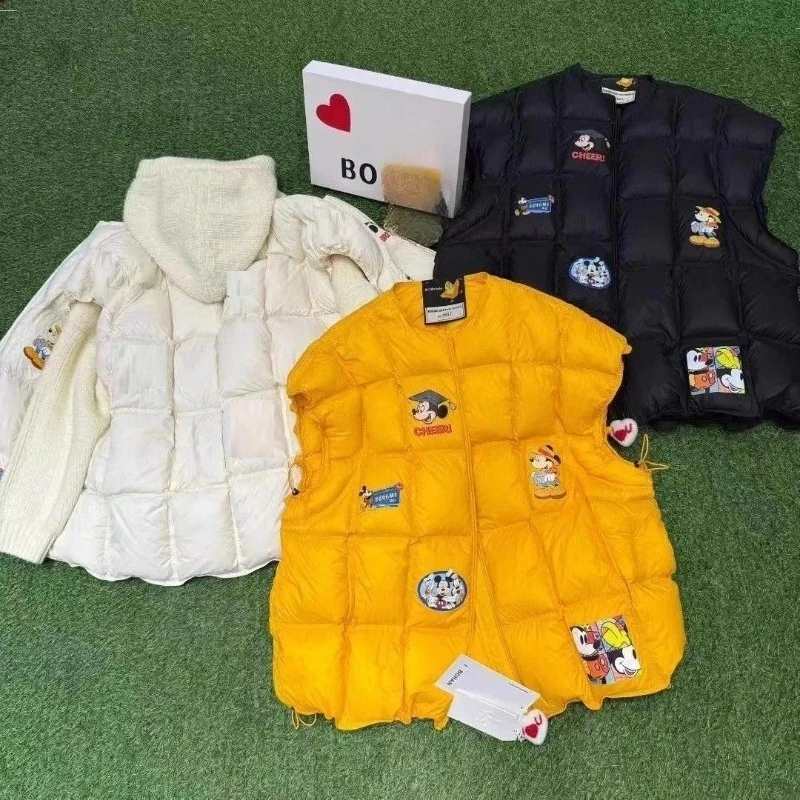

Autumn and winter new cartoon animation Mickey Minnie Donald Duck exquisite versatile vest cardigan top jacket gift wholesale