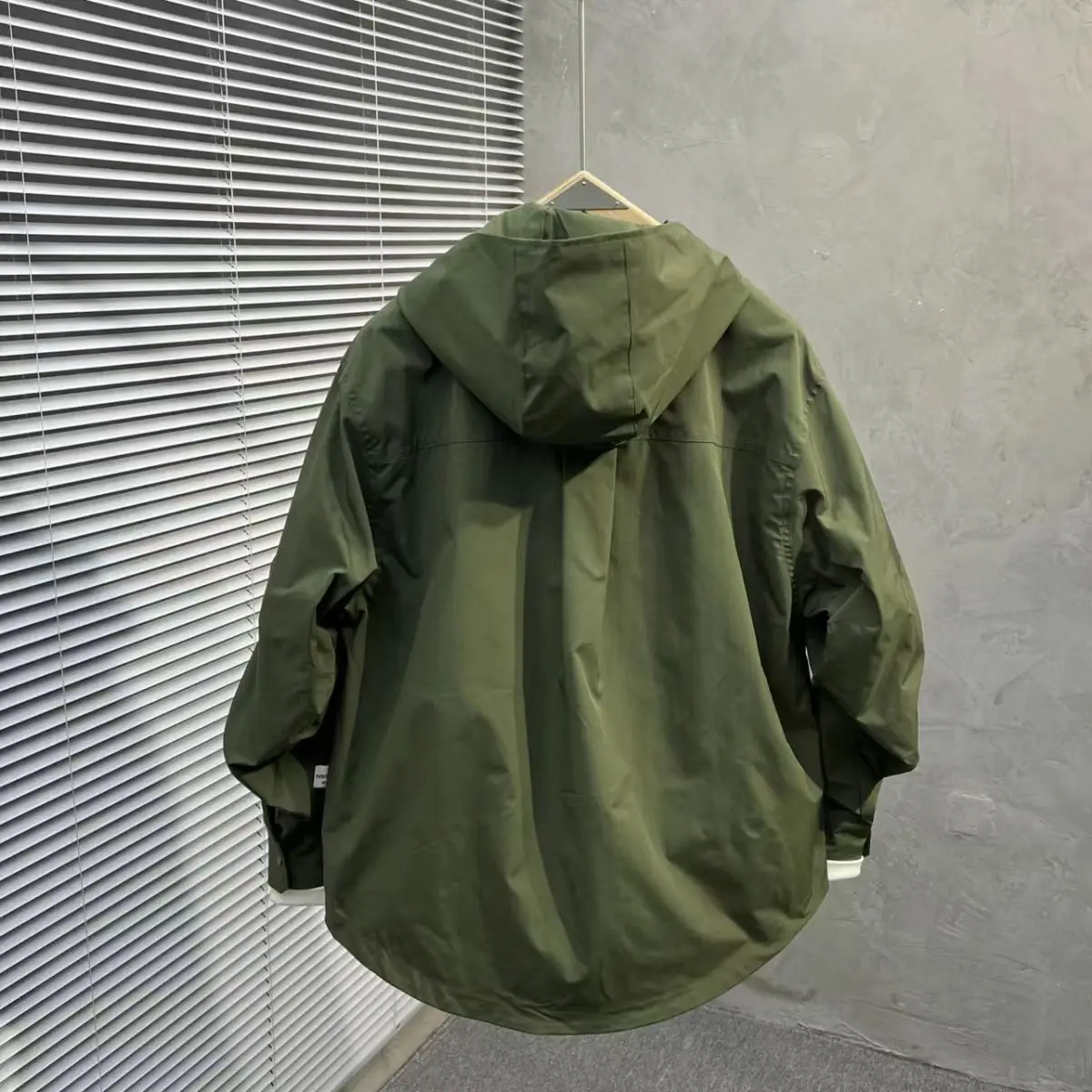 New Fahsion  Spring Autumn Thin Outdoor Jackets Men Muti Pockets Hooded Cargo Jacket Vintage Windbreaker for Men Outerwears