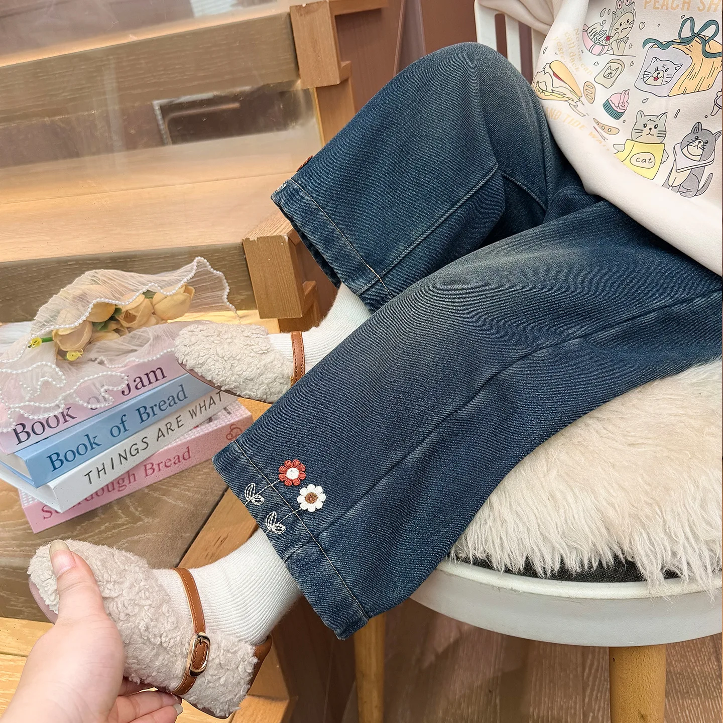 

UNITIM Kids Girls Jeans Flower Embroidery Plus Fleece Toddler Girls Demin Pant New Winter Versatile Little Girls Wide Leg Pant