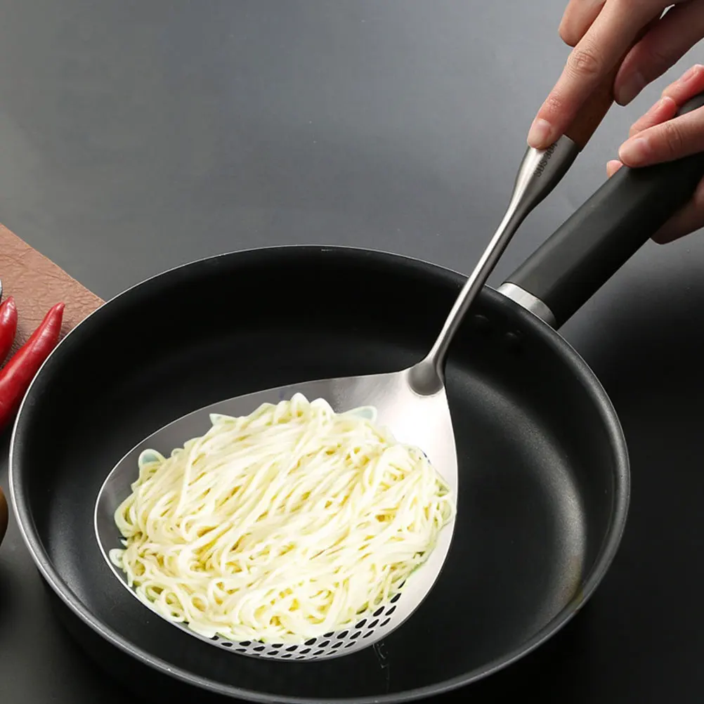 

Stainless Steel Noodle Colander Spoon Long Handle Large Capacity Skimmer For Pasta Fried Food Kitchen Strainer Tool
