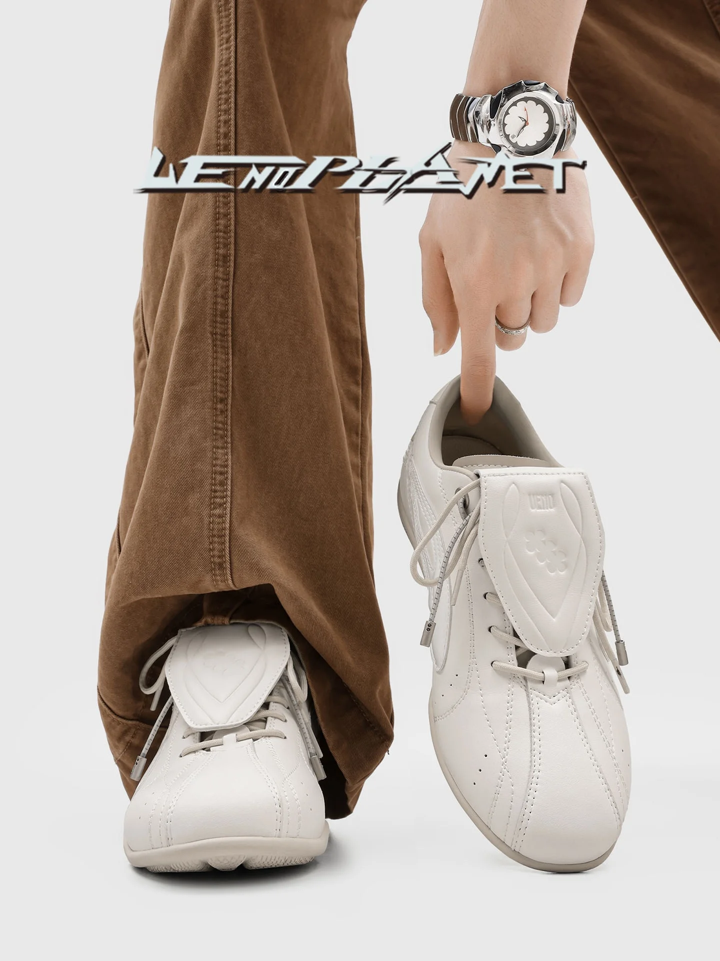 Summer 2026 New Style Men's Casual Sports Flip Cover Deqin Shoes Women's Retro Trendy Agan Shoes Fashionable Flat Laced Rubbe...