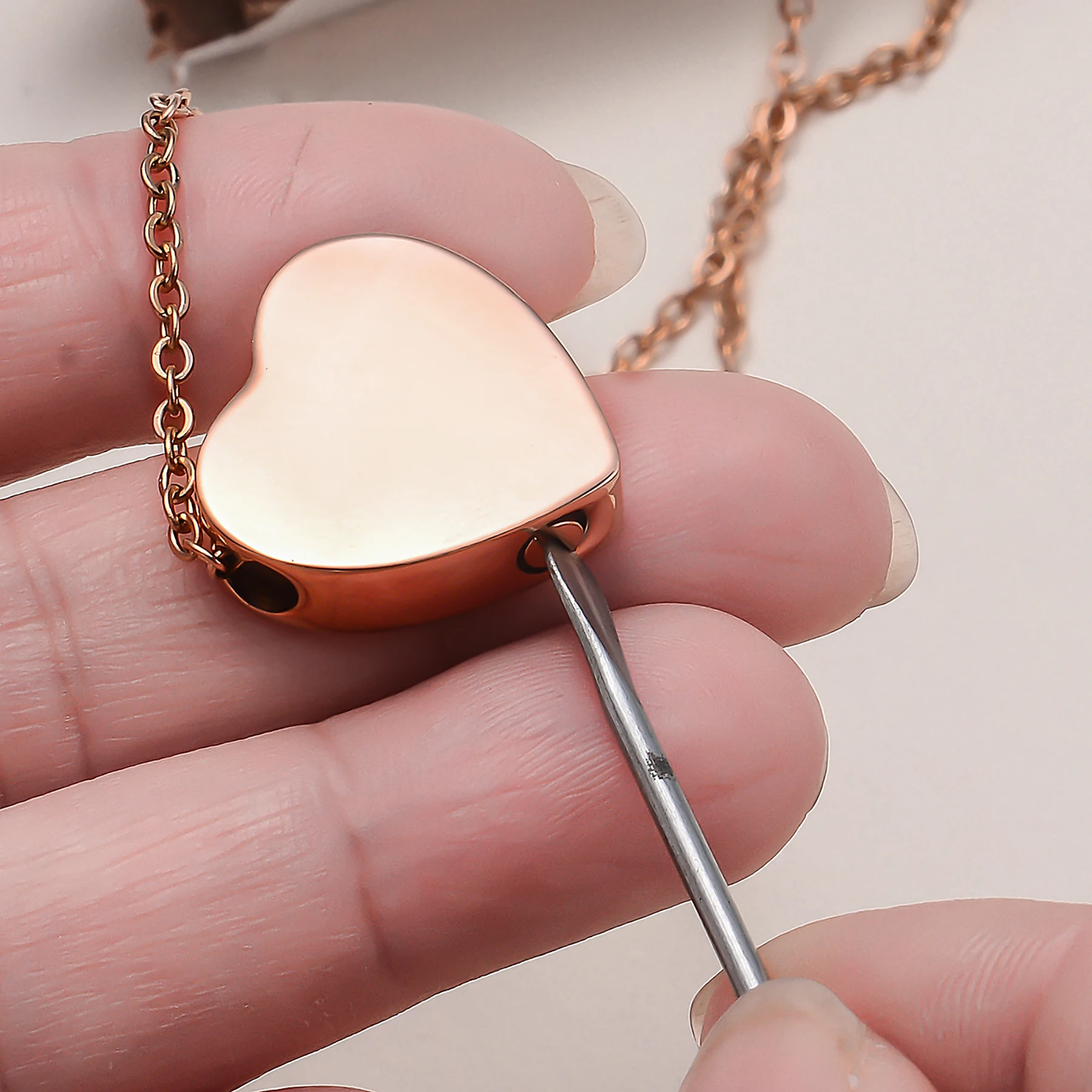 قلادة جرة القلب مع الجناح قلادة من الفولاذ المقاوم للصدأ صورة مخصصة/نص تذكارية لعائلة الحيوانات الأليفة رماد مجوهرات جنائزية ﻿