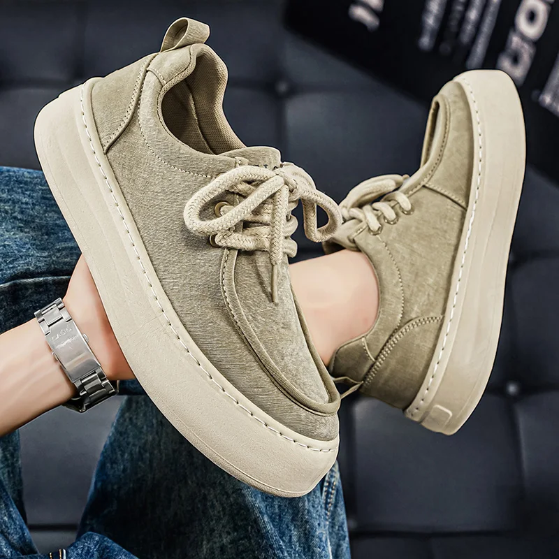 Flat Canvas Lightweight Sneakers 2026 Autumn New Men's Casual Shoes Breath Skateboard Sports Footwear Men Mixed Colour Anti Slip