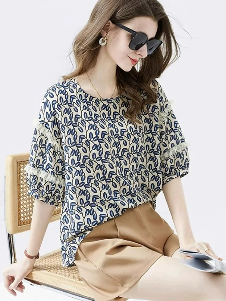 قميص شيفون نسائي صيفي 2025 فضفاض ومطبوع بأكمام قصيرة، عصري ومتعدد الاستخدامات بتصميم كوري أنيق للعمل