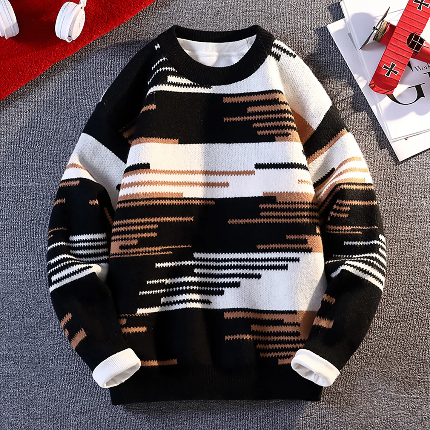 

2026 Men's Striped, Crew Neck Thickened Sweater