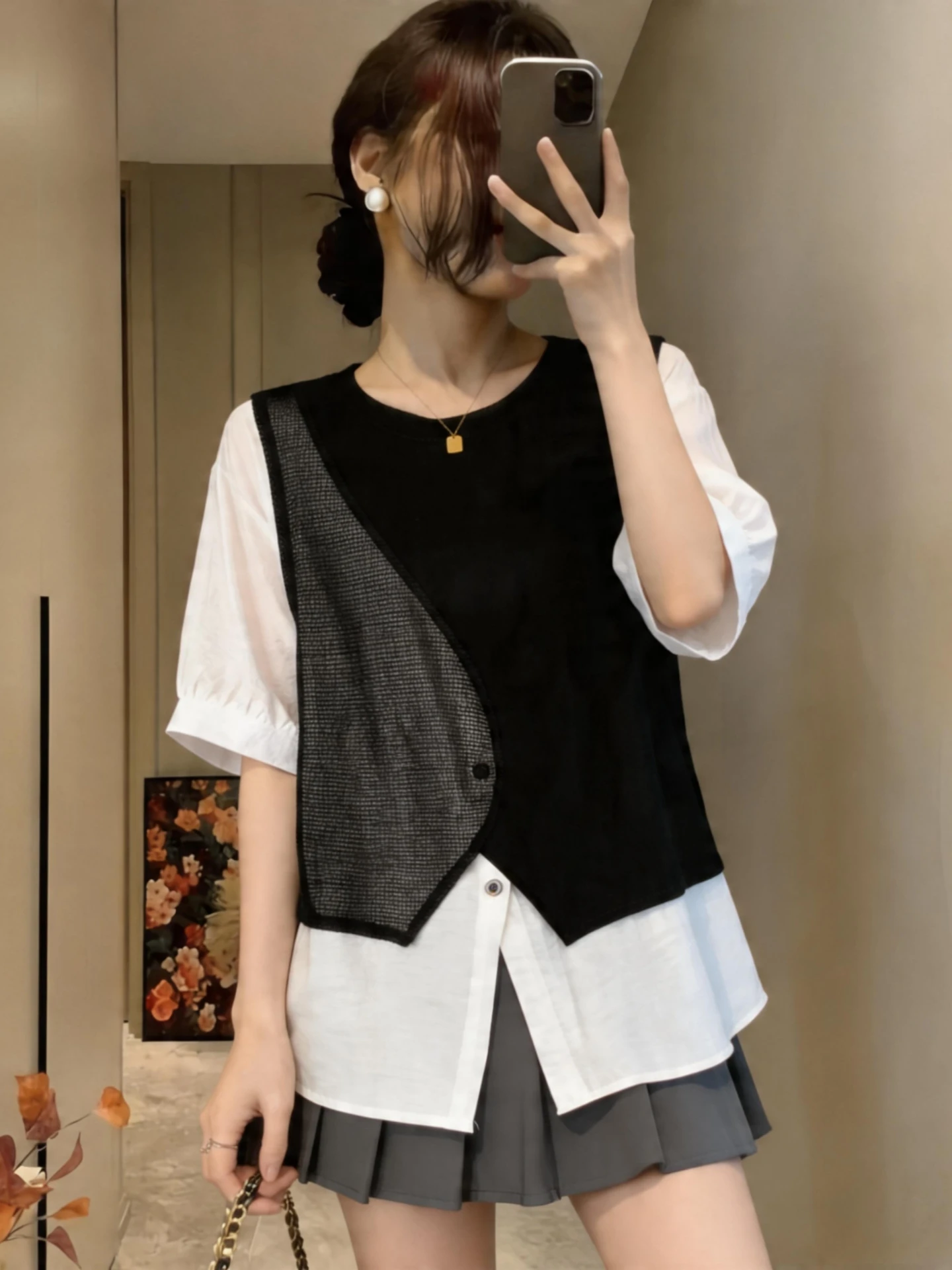 

Slimming Design Short Sleeve Shirt And Vest Fake Two-Piece Set for Women Summer New Style plus Size Fashion Sensation Top