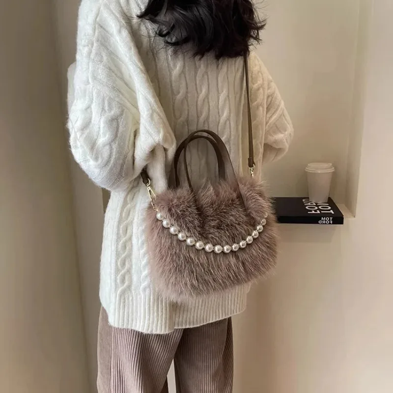 Women Winter Faux Fur Crossbody Bag Pearl Chain Accent Shoulder Purse Trendy Handbag Top Handle Daily Kit