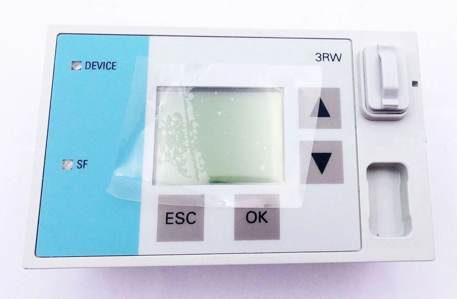 

Совершенно новый 3RW4900-0AC00 3RW4900-0KC00. Гарантия один год.