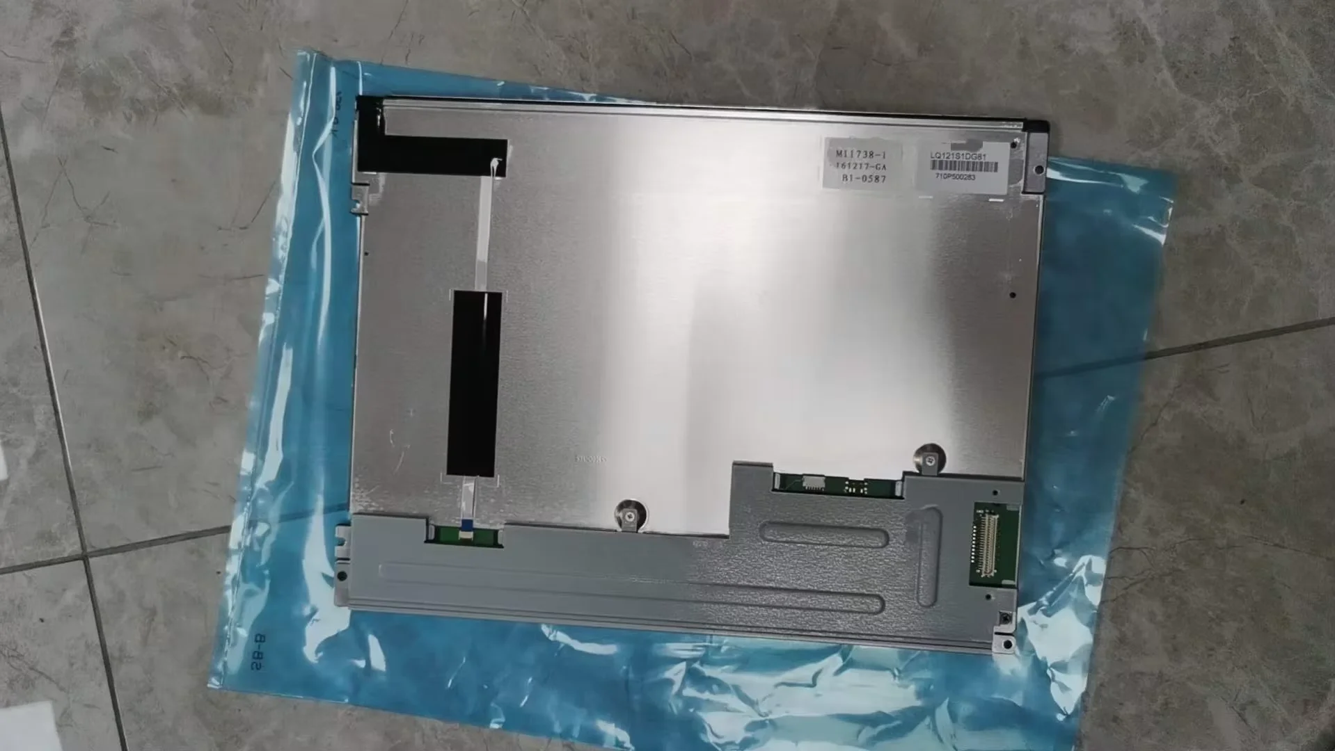 

LCD screen in stock LQ121S1DG81