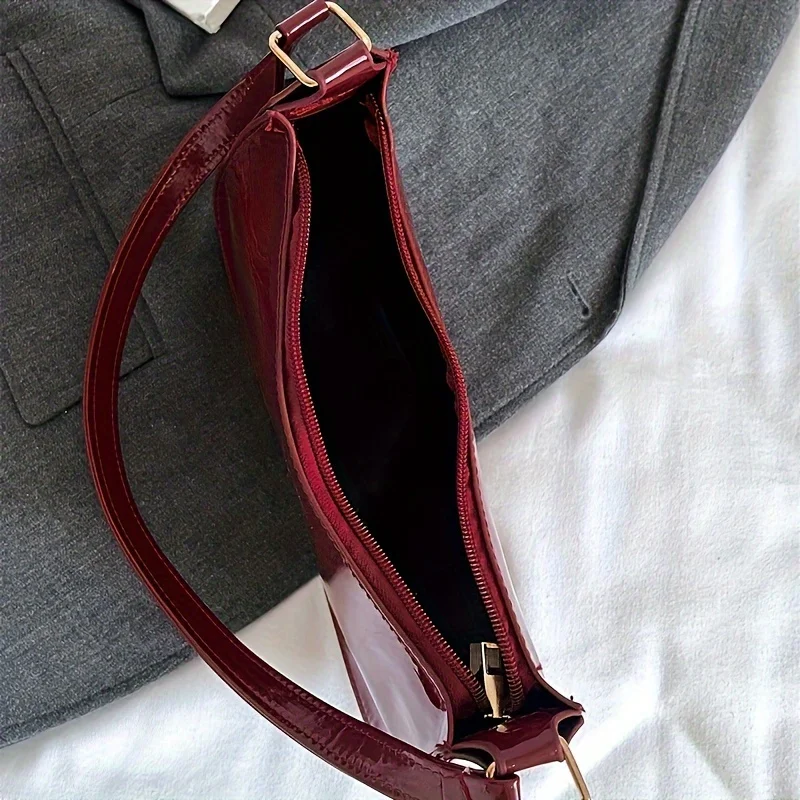 [Vintage Red Bag] Lightweight Women's Vintage Red Shoulder Bag | Hong Kong-Inspired, Zipper Closure, No Lining, No Embellishment