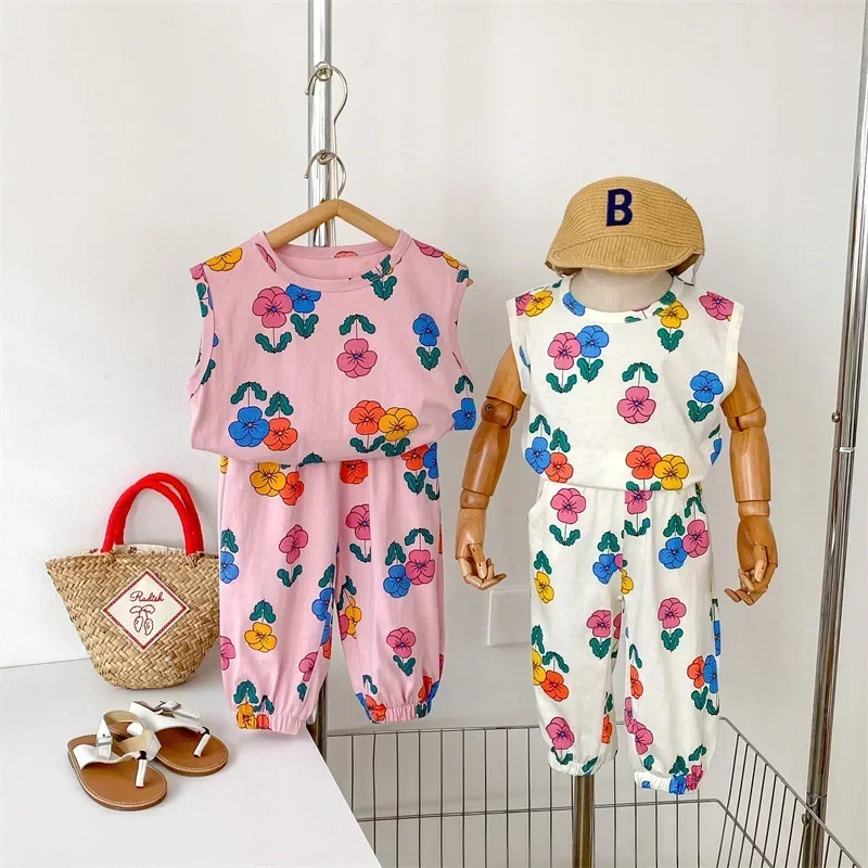 

2025 Korean Style Summer Girls Sleeveless Top & Pants Two-Piece Set - Loose Fit Floral Print Cotton Kids Sister Outfits