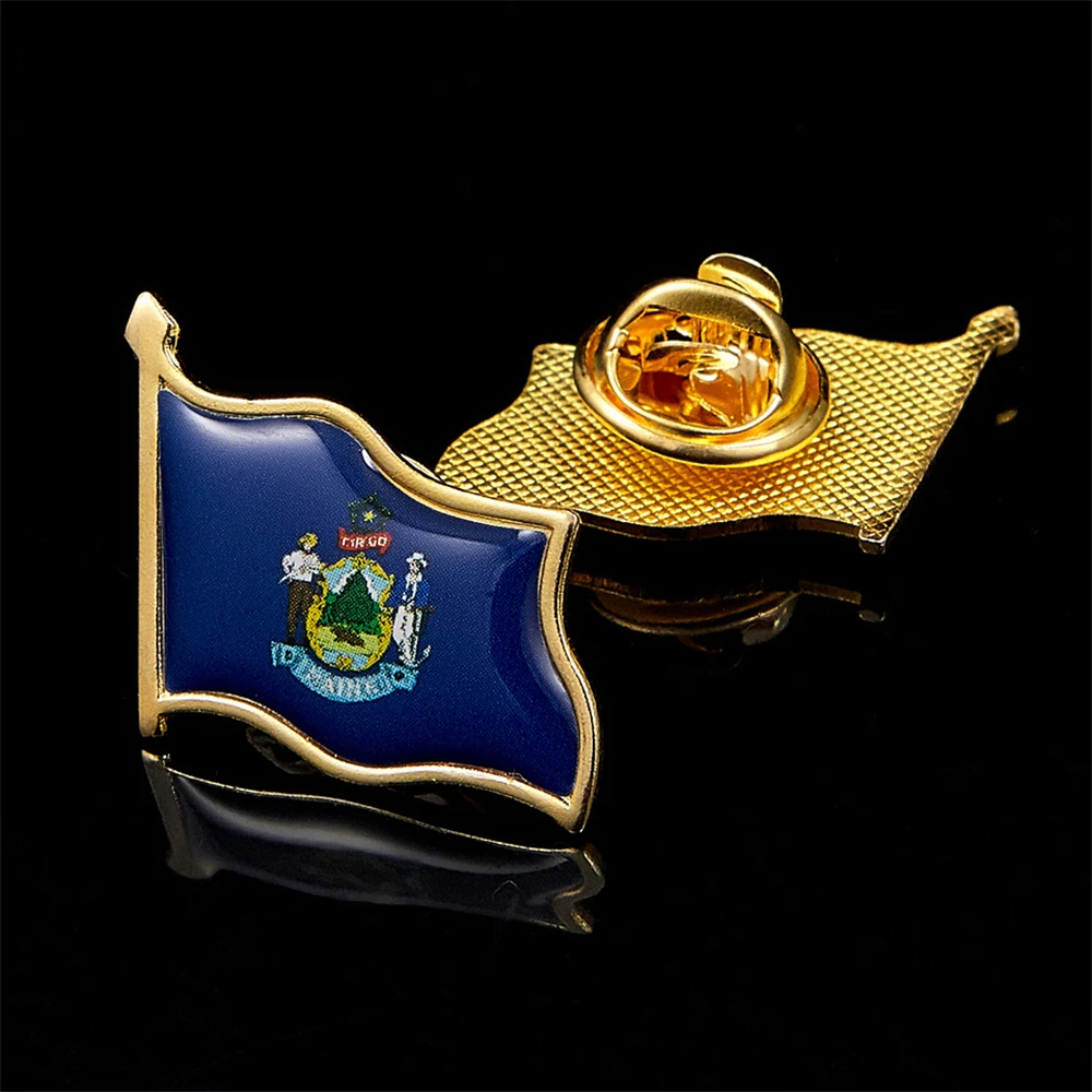 

USA Maine State Flag Lapel Pin Badge Gold Plated Pin Multicolor Brooch Collection Gift
