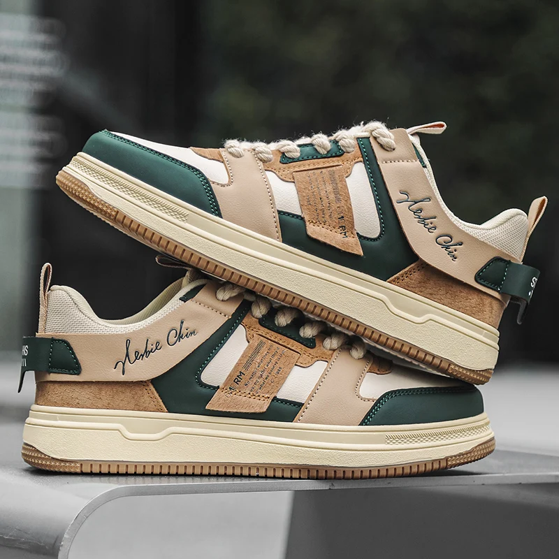Scarpe da ginnastica da uomo nuove Scarpe da skateboard sportive casual alla moda Scarpe basse da jogging comode e traspiranti da esterno Scarpe da tennis maschili
