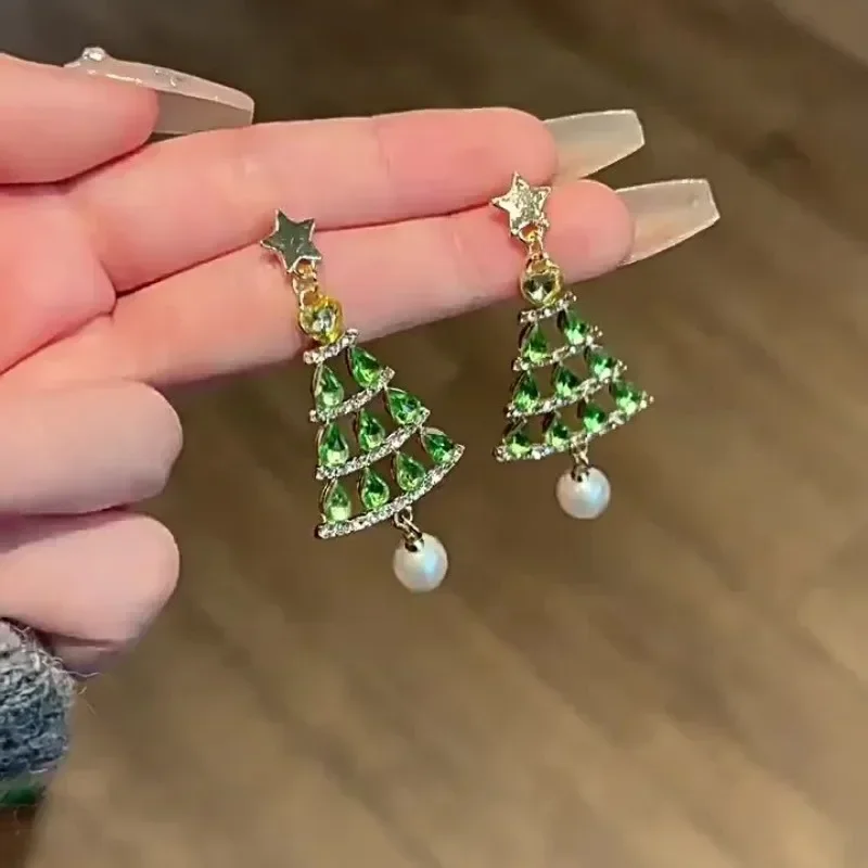 Green Color Xmas Tree Pendant Earrings for Women Fashion Christmas Tree Earrings New Year Ear Jewelry Gift