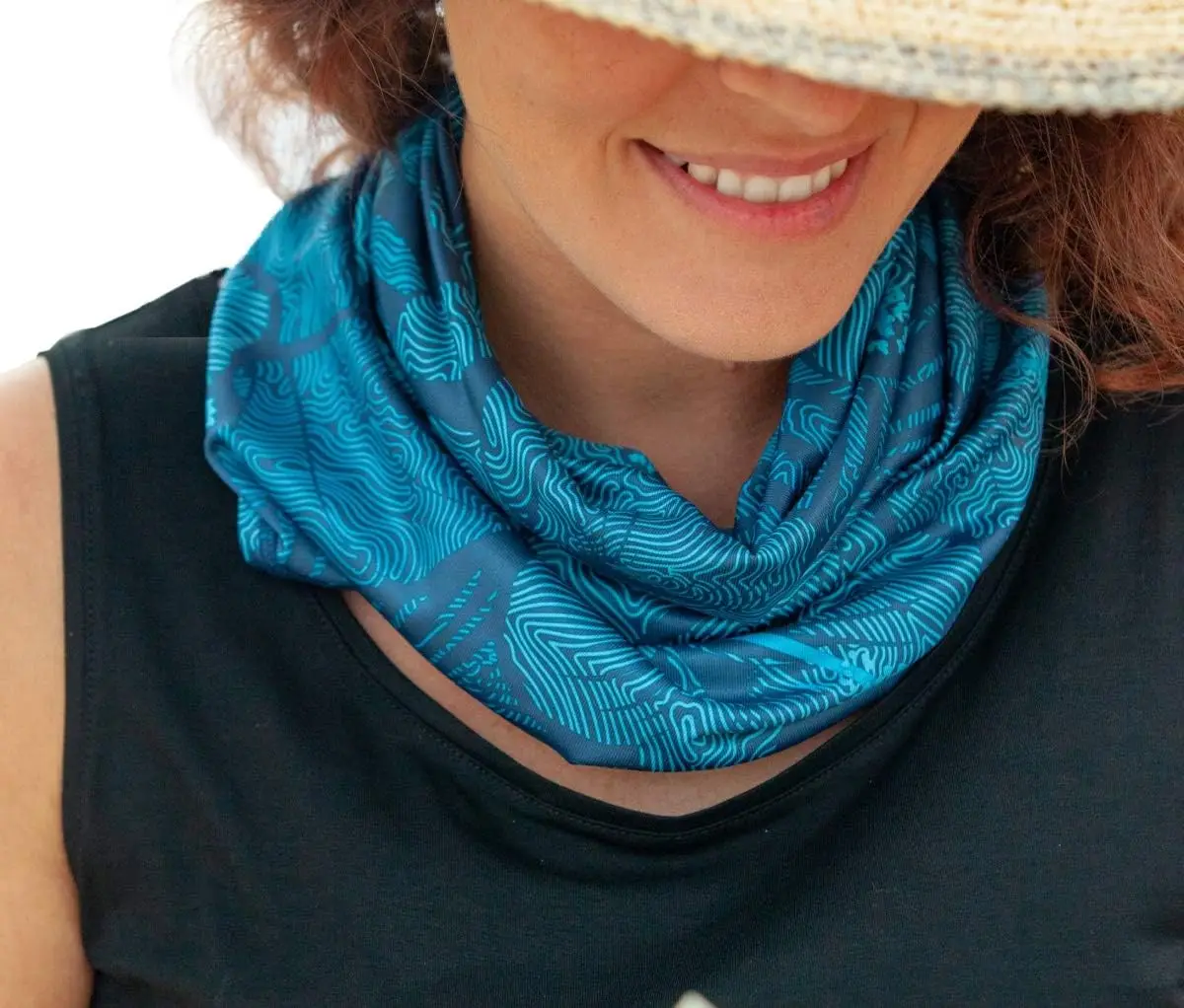 

Hawaii Sun Scarf - Vibrant Prints for Sun Protection & Everyday Style