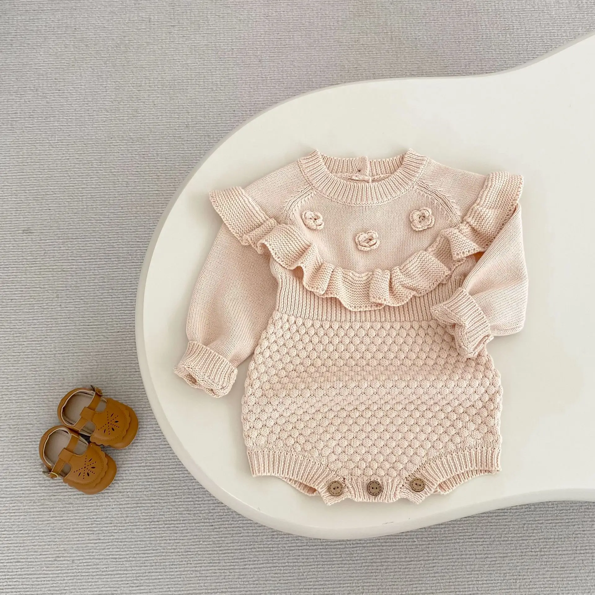 

New autumn clothing for infants aged 0-3, handmade crochet pineapple grid knitted long sleeved jumpsuit for baby girls