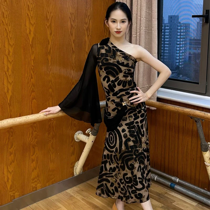 

Женские платья для соревнований по бальным танцам, топы с одним рукавом и узором, юбки, костюмы для латиноамериканских танцев для взрослых, тренировочные костюмы SL15051